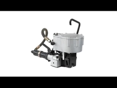 एक बटन 4.2m/Min स्टील स्ट्रैपिंग टूल 32mm बैंड वायवीय स्टील स्ट्रैपिंग मशीन